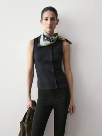 Haut en coton mélangé avec patte de boutonnage