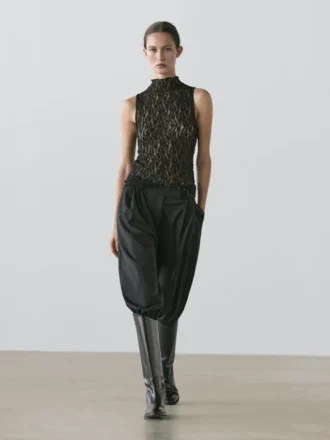 Haut en dentelle transparente