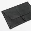 Housse pour ordinateur portable en cuir de vachette avec finition Nappa Housse pour ordinateur portable en cuir de vachette avec finition Nappa