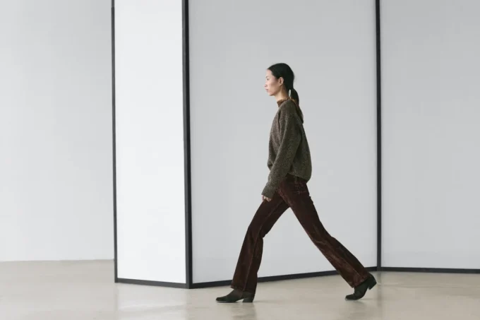 Jean bootcut à taille haute et finition floquée