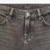 Jean à coupe droite et taille basse Jean à coupe droite et taille basse