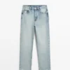 Jean à coupe droite et taille haute Jean à coupe droite et taille haute