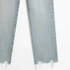 Jean à coupe droite et taille haute Jean à coupe droite et taille haute