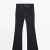 Jean skinny à taille haute et bas évasés Jean skinny à taille haute et bas évasés