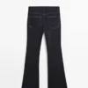 Jean skinny à taille haute et bas évasés Jean skinny à taille haute et bas évasés