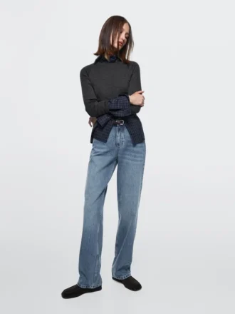 Jean à taille moyenne et coupe droite