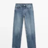 Jean à taille moyenne et coupe droite Jean à taille moyenne et coupe droite