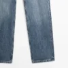 Jean à taille moyenne et coupe droite Jean à taille moyenne et coupe droite