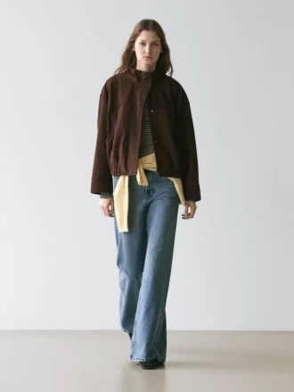 Jean à taille moyenne et pattes d&rsquo;éléphant