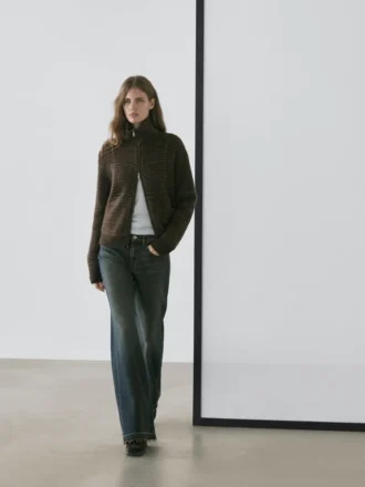 Jean à taille moyenne et pattes d&rsquo;éléphant