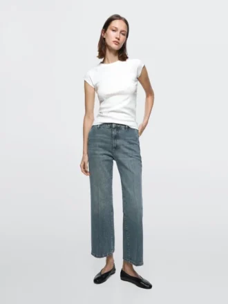 Jean à taille moyenne et pattes d&rsquo;éléphant