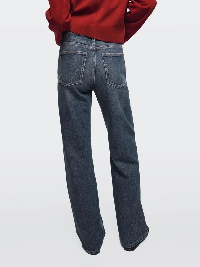 Jean taille moyenne à jambes larges Jean taille moyenne à jambes larges