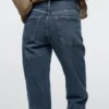 Jeans confort à taille haute et coupe droite Jeans confort à taille haute et coupe droite