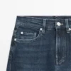 Jeans confort à taille haute et coupe droite Jeans confort à taille haute et coupe droite