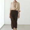 Jupe midi droite en cuir nubuck Jupe midi droite en cuir nubuck