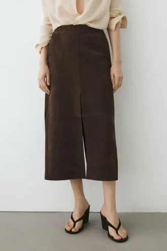 Jupe midi droite en cuir nubuck