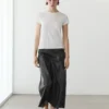 Jupe midi en cuir nappa avec coutures Jupe midi en cuir nappa avec coutures