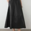 Jupe midi en cuir nappa avec coutures Jupe midi en cuir nappa avec coutures