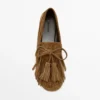Mocassins en daim refendu avec franges et pompons Mocassins en daim refendu avec franges et pompons