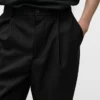Pantalon ample en mélange de laine fraîche avec pinces Pantalon ample en mélange de laine fraîche avec pinces