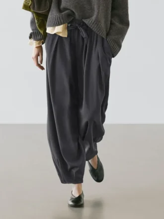 pantalon ample jambes larges et pliss 2 330x440 - Pantalon ample &agrave; jambes larges et pliss&eacute;