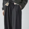 Pantalon ample à jambes larges et plissé Pantalon ample à jambes larges et plissé