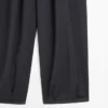 Pantalon ample à jambes larges et plissé Pantalon ample à jambes larges et plissé