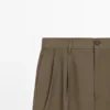 Pantalon en coton avec doubles pinces Pantalon en coton avec doubles pinces