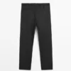 Pantalon en laine à la coupe décontractée Pantalon en laine à la coupe décontractée