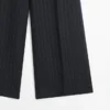 Pantalon en lin à jambes larges et à fines rayures Pantalon en lin à jambes larges et à fines rayures