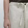 Pantalon en lin léger avec motif à chevrons Pantalon en lin léger avec motif à chevrons