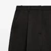 Pantalon fluide avec détails plissés Pantalon fluide avec détails plissés