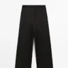 Pantalon fluide avec détails plissés Pantalon fluide avec détails plissés