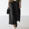 Pantalon fluide avec pinces Pantalon fluide avec pinces