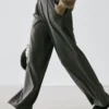 Pantalon à pinces à fines rayures Pantalon à pinces à fines rayures