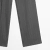 Pantalon à pinces à fines rayures Pantalon à pinces à fines rayures