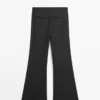 Pantalon évasé à fines rayures Pantalon évasé à fines rayures