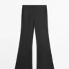 Pantalon évasé à fines rayures Pantalon évasé à fines rayures