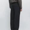 Pantalons ample en mélange de laine avec pinces Pantalons ample en mélange de laine avec pinces