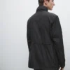 Parka à capuche avec détails en tissu Parka à capuche avec détails en tissu