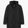 Parka à capuche avec détails en tissu Parka à capuche avec détails en tissu