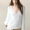 Pull à col en V ajouré