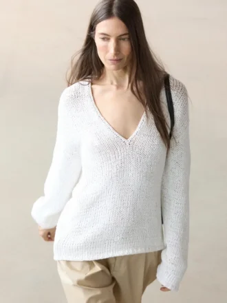 Pull à col en V ajouré