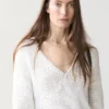 Pull à col en V ajouré
