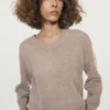 Pull en maille à col en V avec coudières Pull en maille à col en V avec coudières
