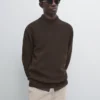 Pull en maille de coton mélangé avec col roulé Pull en maille de coton mélangé avec col roulé