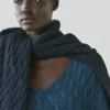 Pull en maille de coton mélangé avec détails noués Pull en maille de coton mélangé avec détails noués