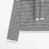 Pull en maille rayée avec détail sur les manches Pull en maille rayée avec détail sur les manches