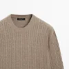 Pull en maille torsadée en coton mélangé Pull en maille torsadée en coton mélangé