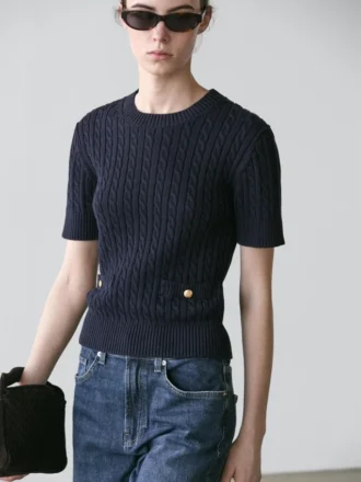 Pull en maille tressée à manches courtes
